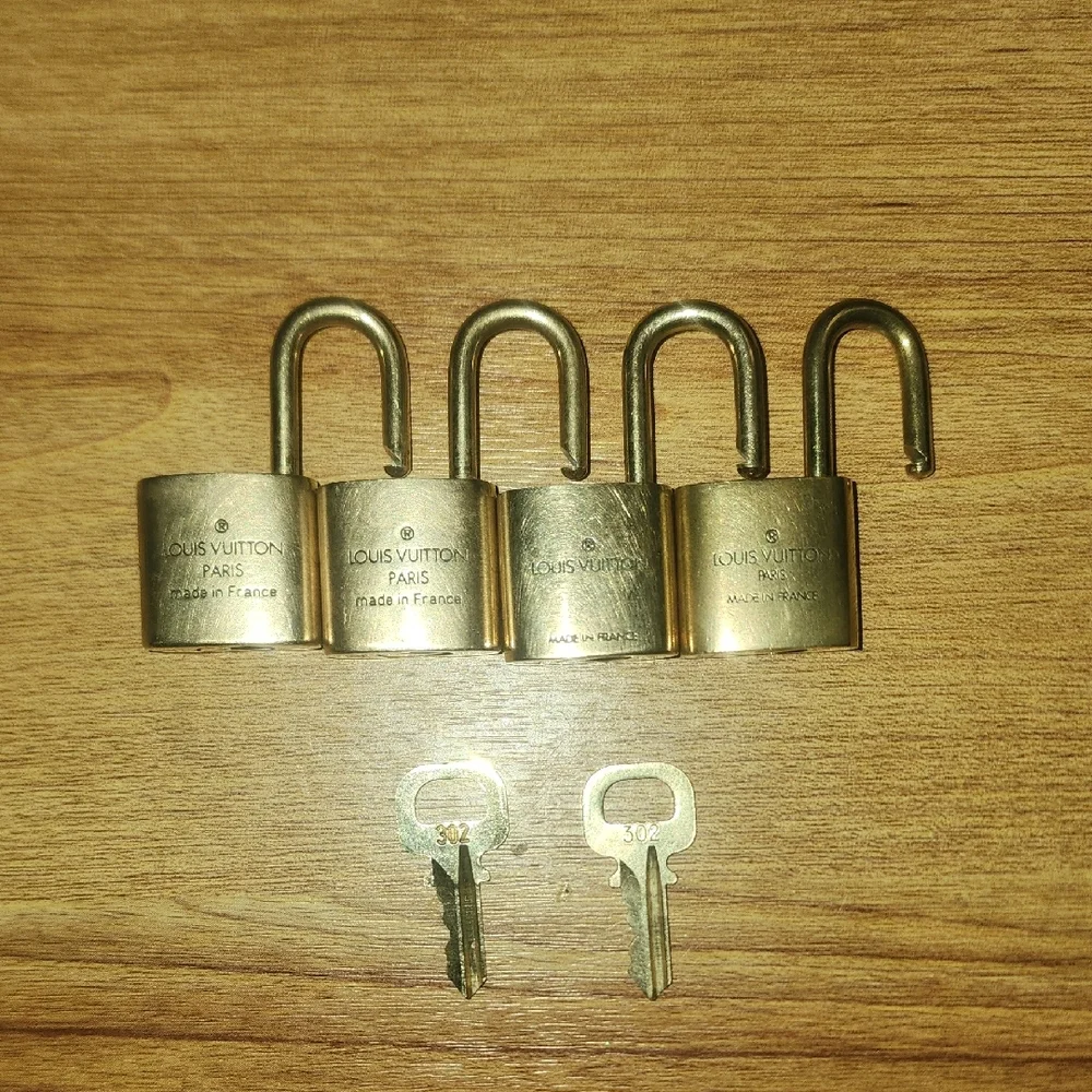 4 Authentic Louis Vuitton Lock with 2  Matching Keys #302 - Picture 2 of 4